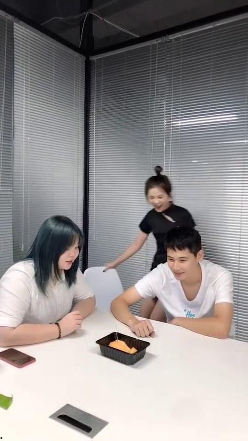 吃瓜主管,职场中的“瓜王”如何玩转办公室风云